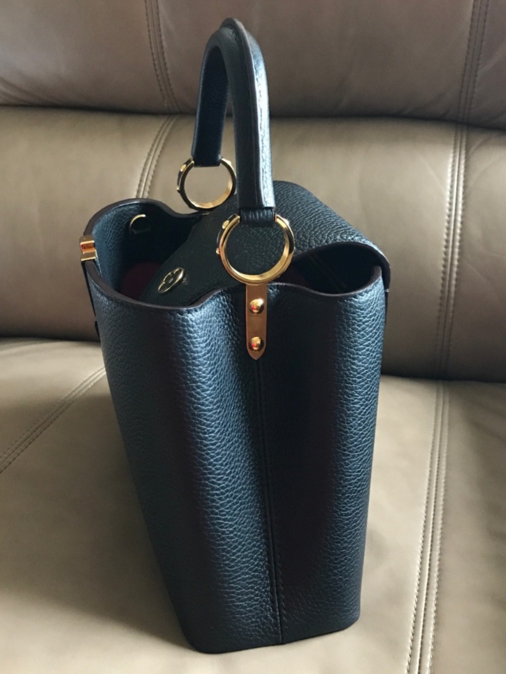 Louis Vuitton Capucines BB Black Taurillon leather Gold tone hardware - Picture 2 of 11